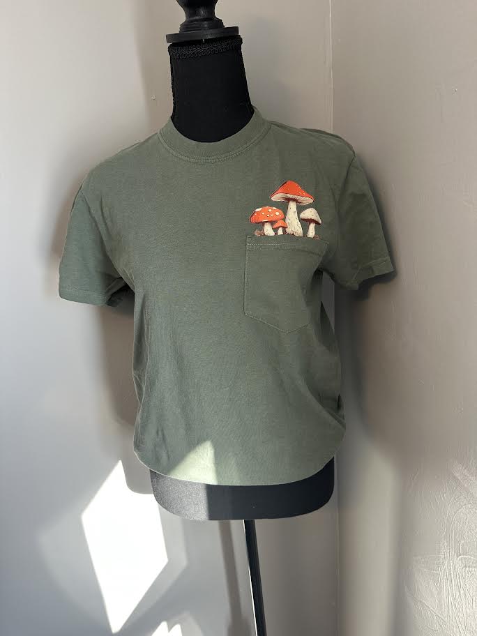 Mushroom pocket T-shirt