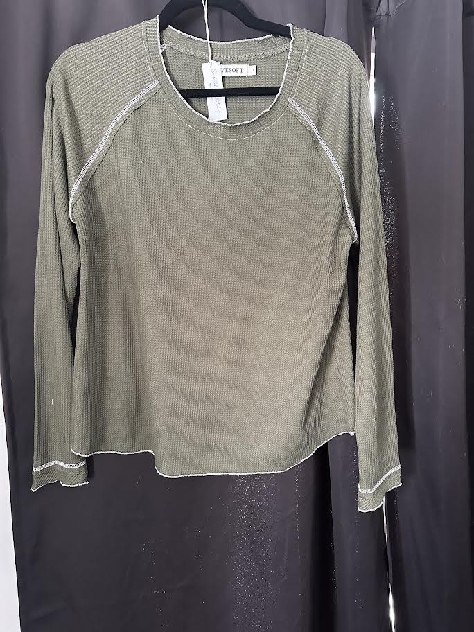green long sleeve stitch top