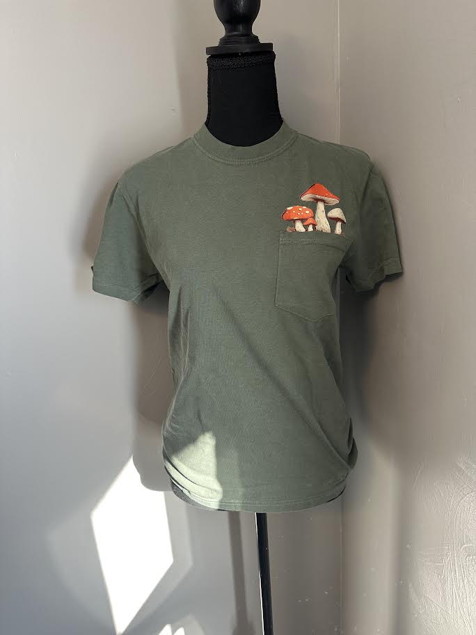 Mushroom pocket T-shirt