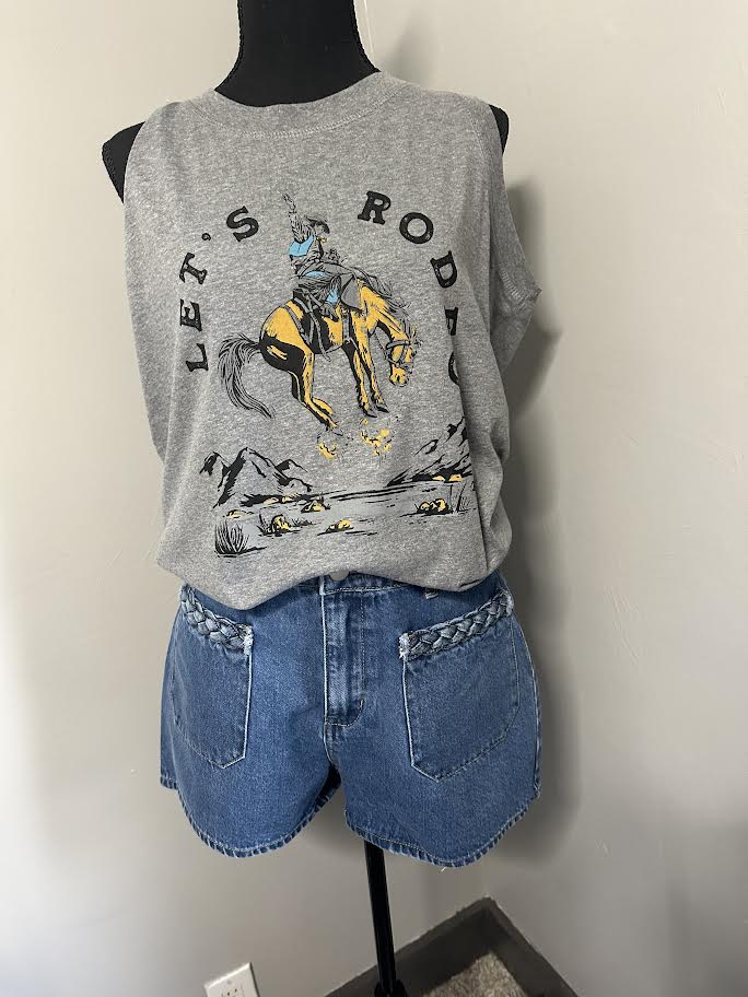 Jean shorts with braided pockets