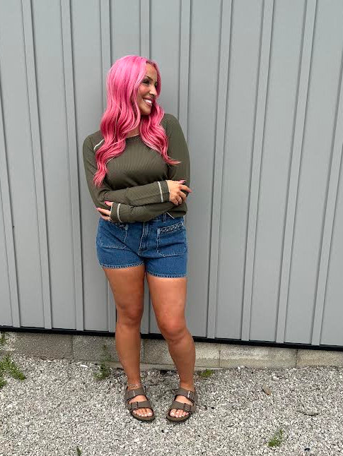 green long sleeve stitch top