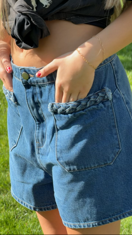Jean shorts with braided pockets